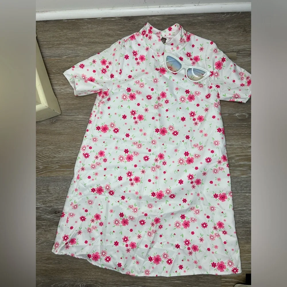 Brand New-Girls Halloween Costume -Oriental Floral Dress & Sunglasses